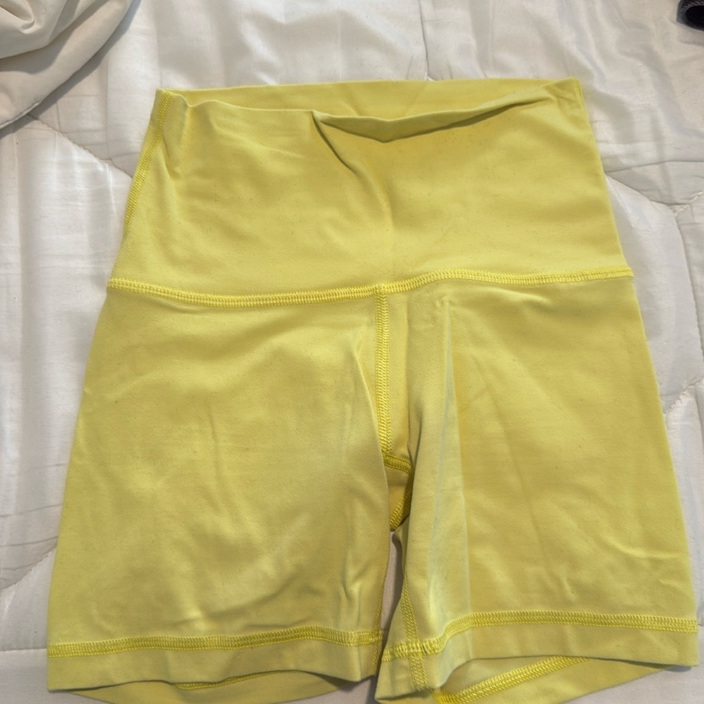 TNA SHORTS WORKOUT BUTTER